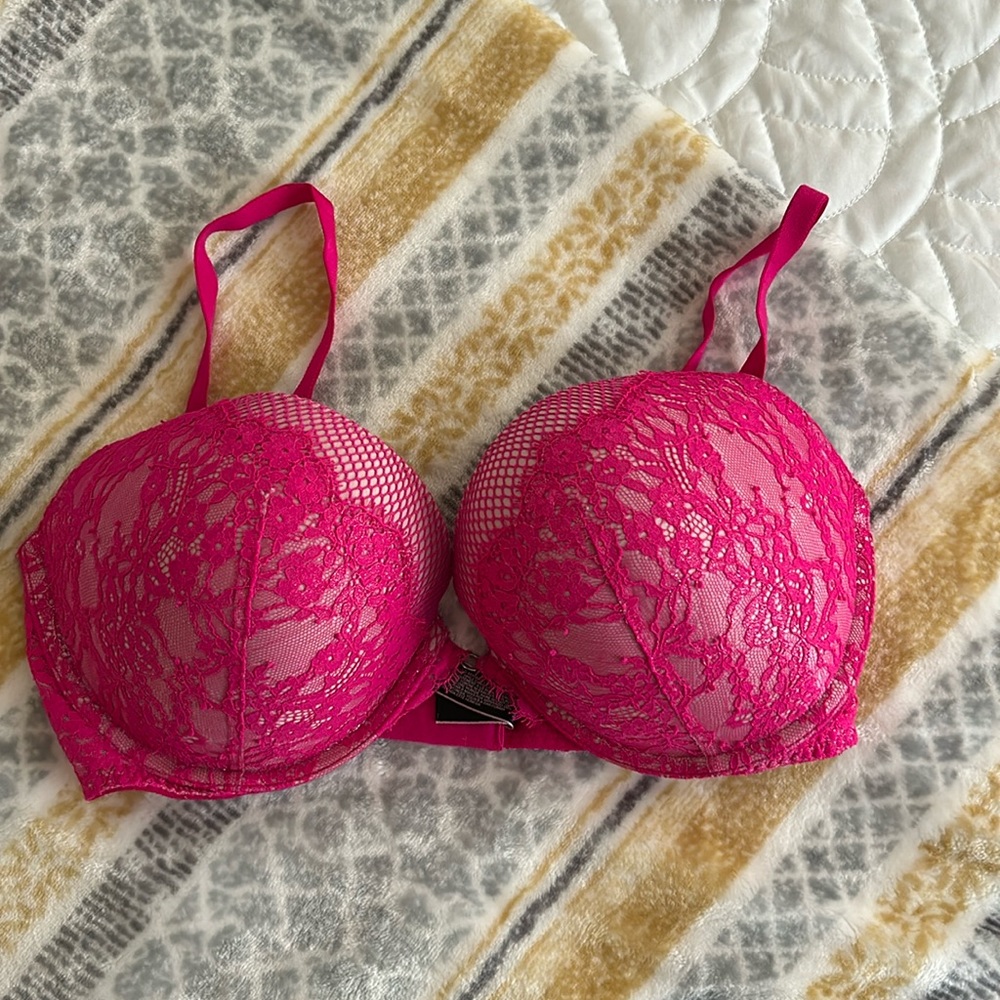 Victoria’s Secret Very Sexy Push-up Bra hot pink lace 36DD